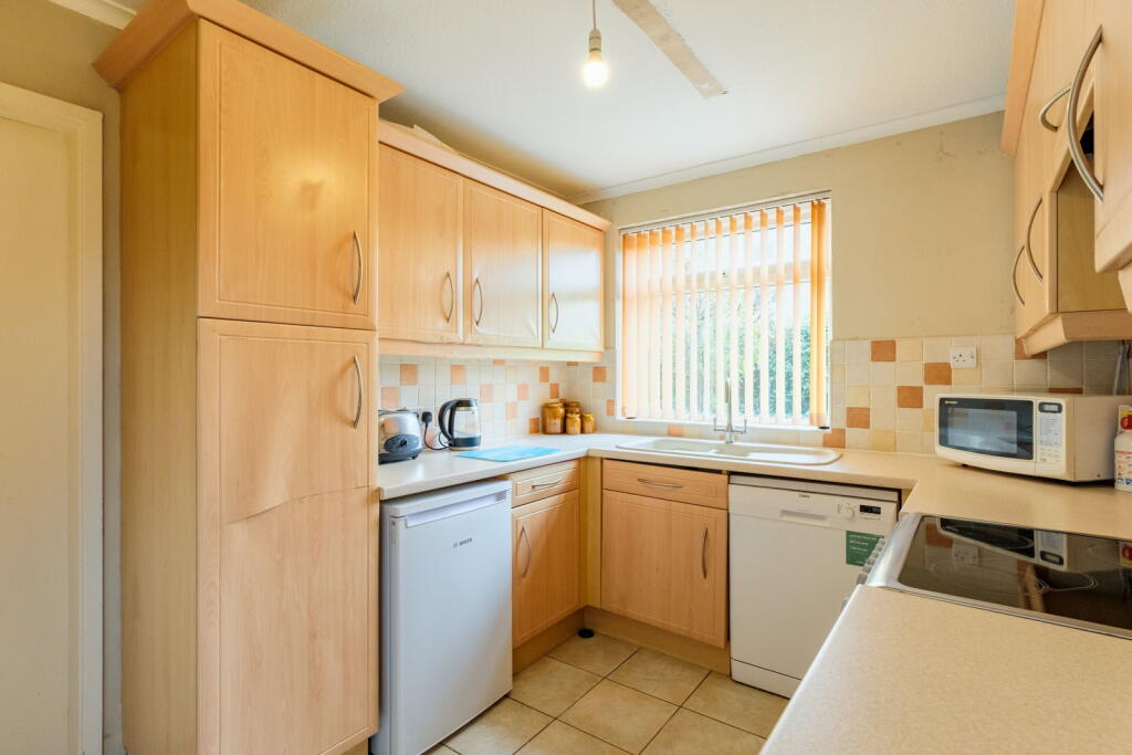 Cromwell Drive, East Leake photo 3