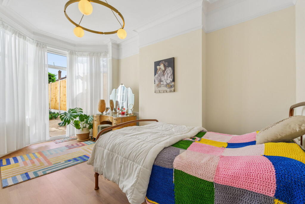 Apartment in Croydon - View 2
