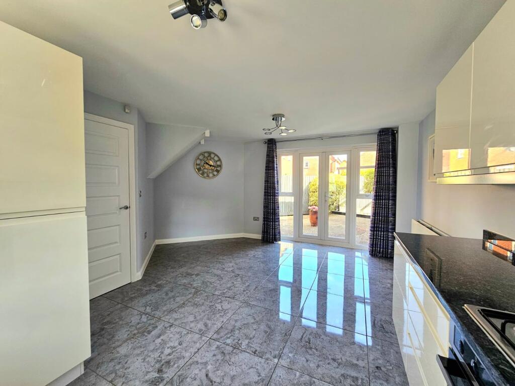 House in Gloucester - View 5