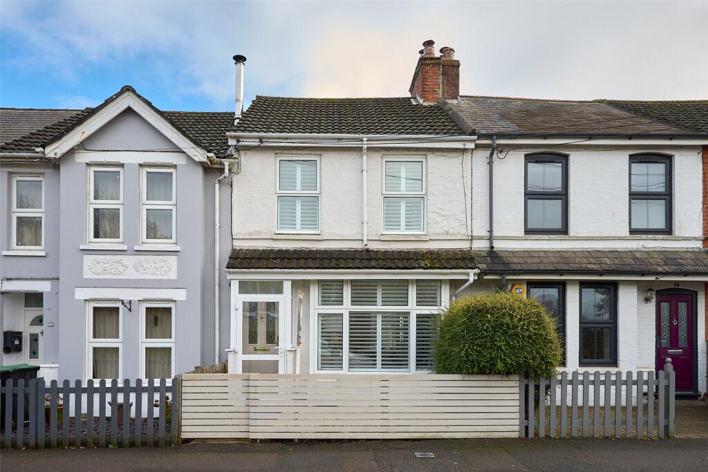 Main image of property: Christchurch Road, New Milton, Hampshire, BH25