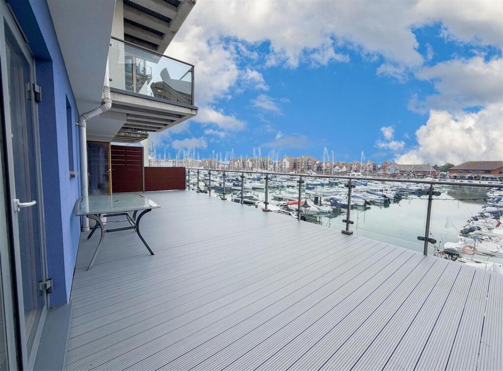 Apartment in Eastbourne, Midway Quay, Sovereign Harbour