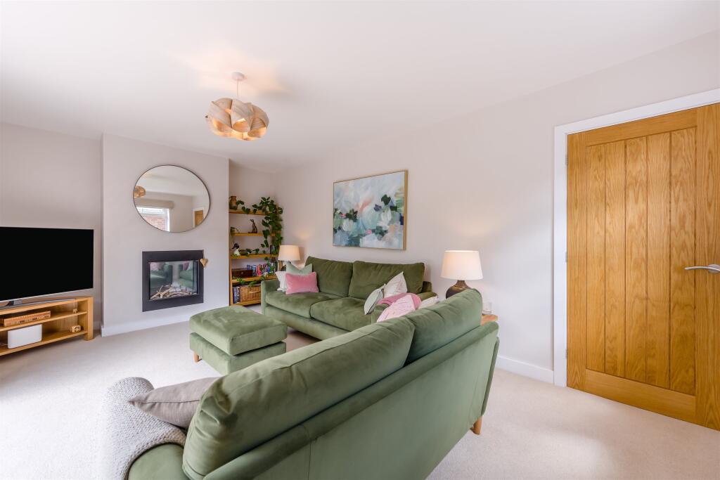House in Newport, Monmouth - More