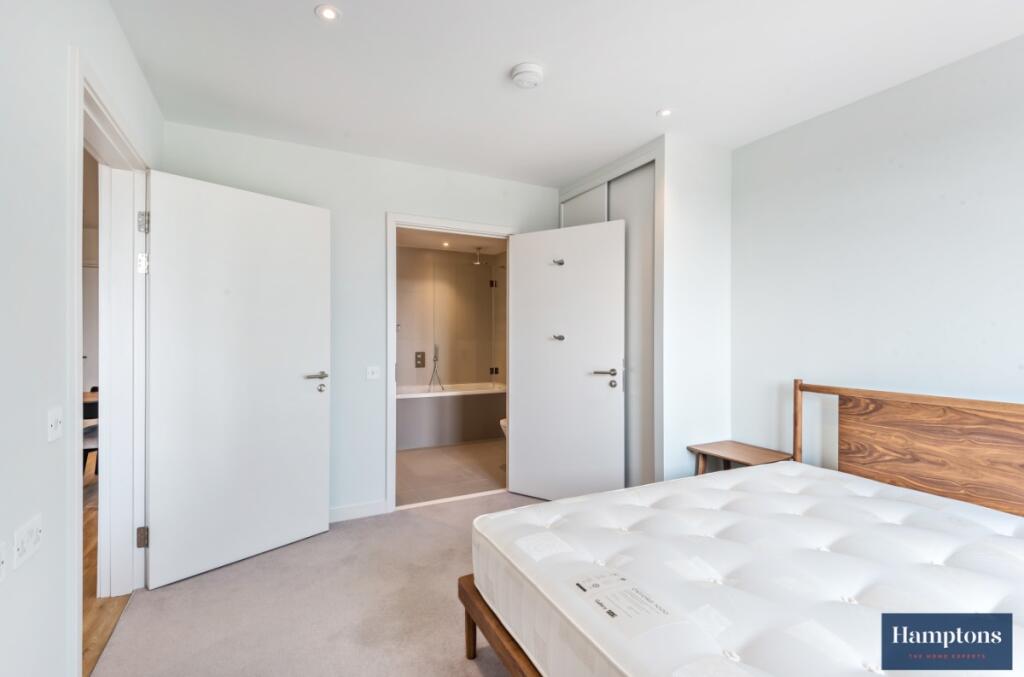 Apartment in Croydon - More