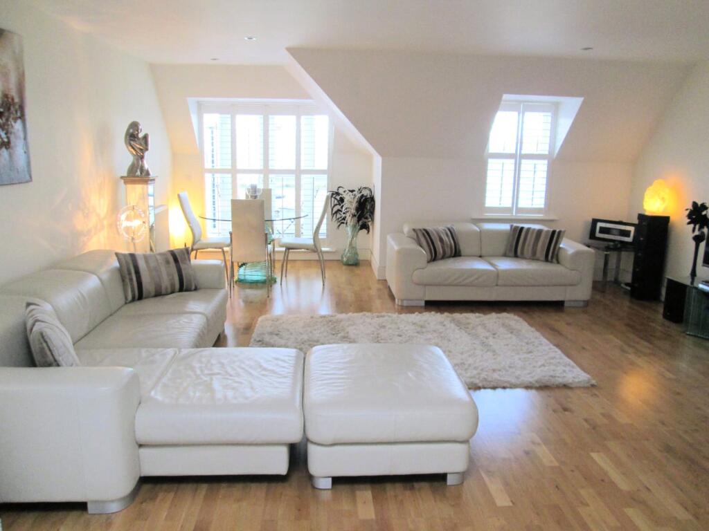 Main image of property: 293 -295 Main Road, Sidcup, Kent, DA14