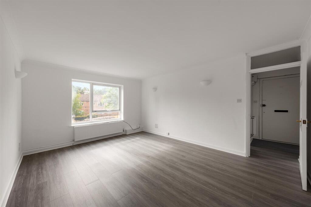 Apartment in London - More
