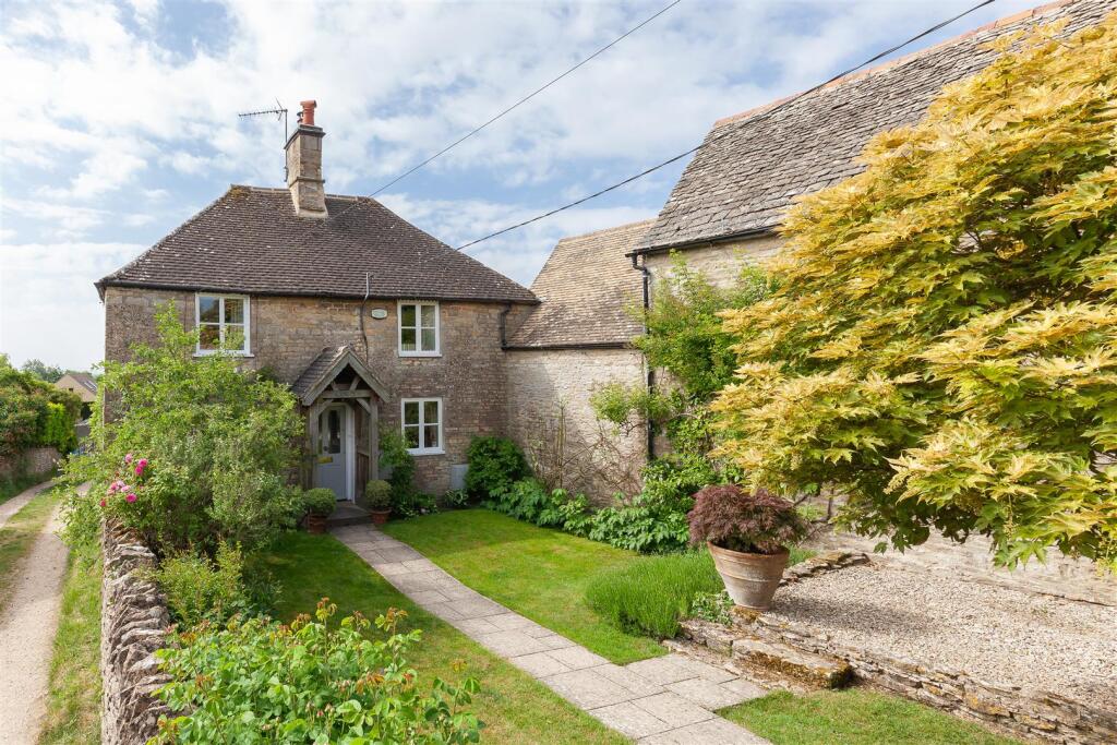 Main image of property: The Green, Leafield