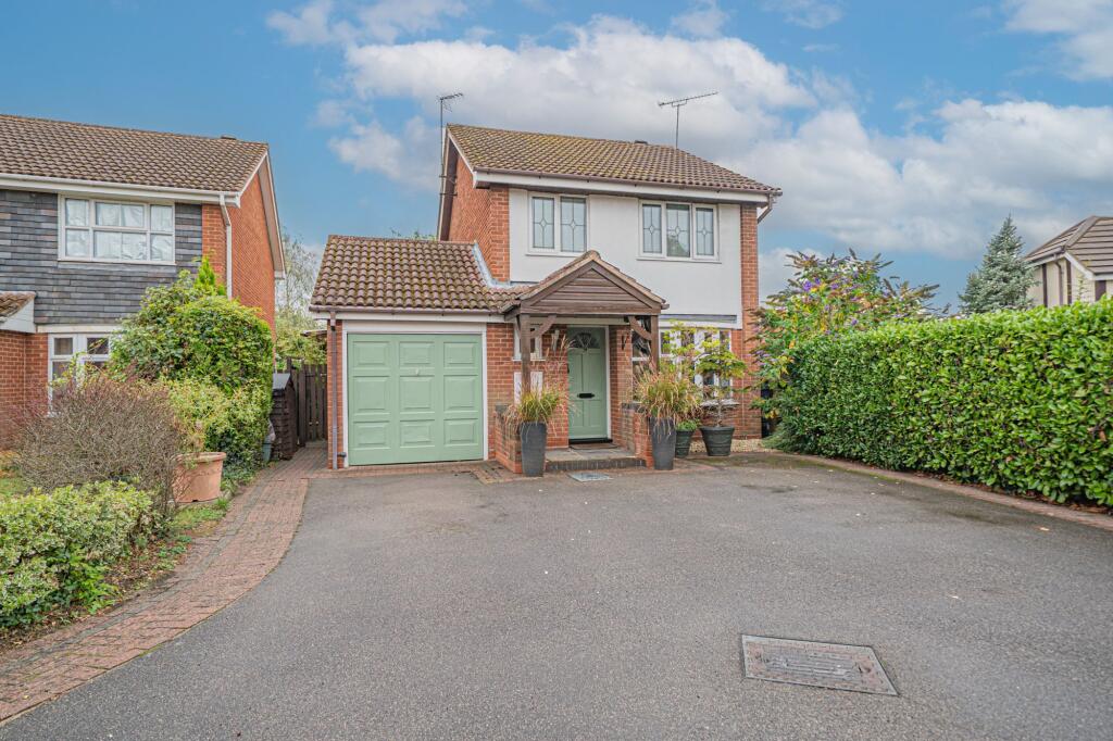 Main image of property: Finford Croft, Balsall Common, CV7