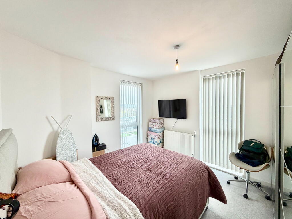 6 Brannigan Way, Edgware, Middlesex, HA8 8GE photo 4