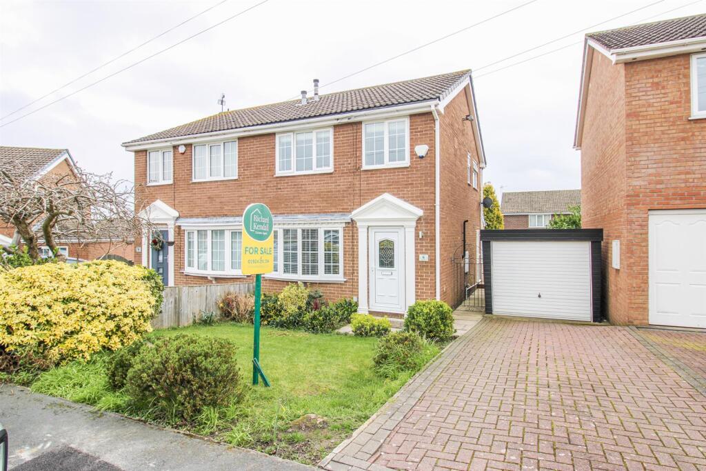 3-bed semi-detached on Highfields, Netherton, Wakefield, £260,000