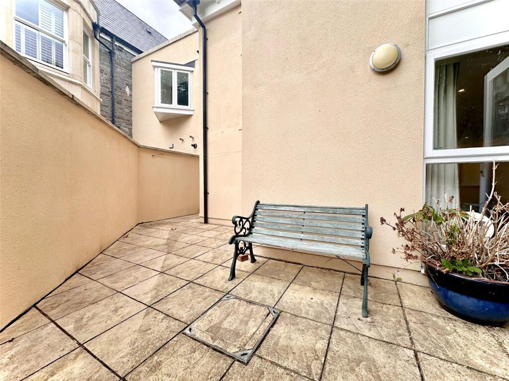 Apartment in Bristol - View 5