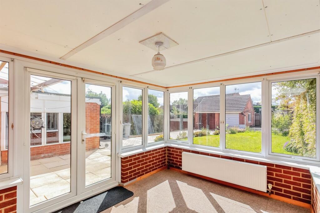 House in Kettering, Brambleside - View 3