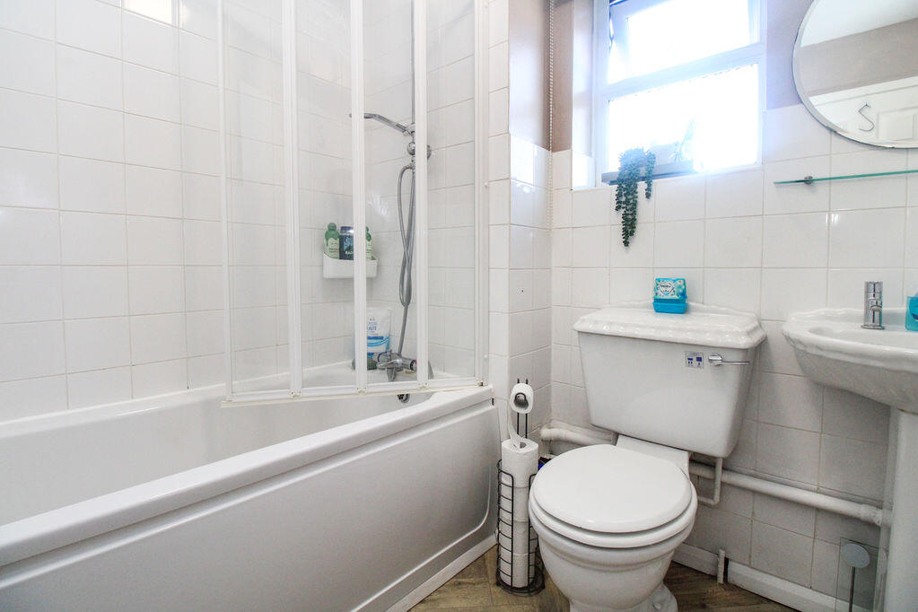 Apartment in Milton Keynes - View 5