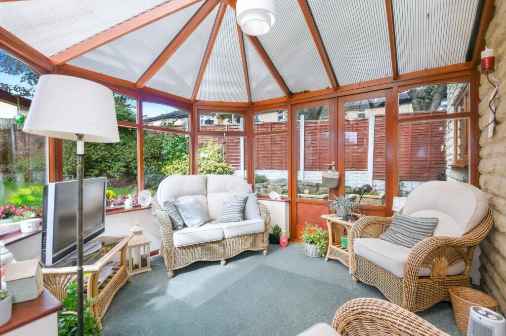 House in Wakefield - View 4