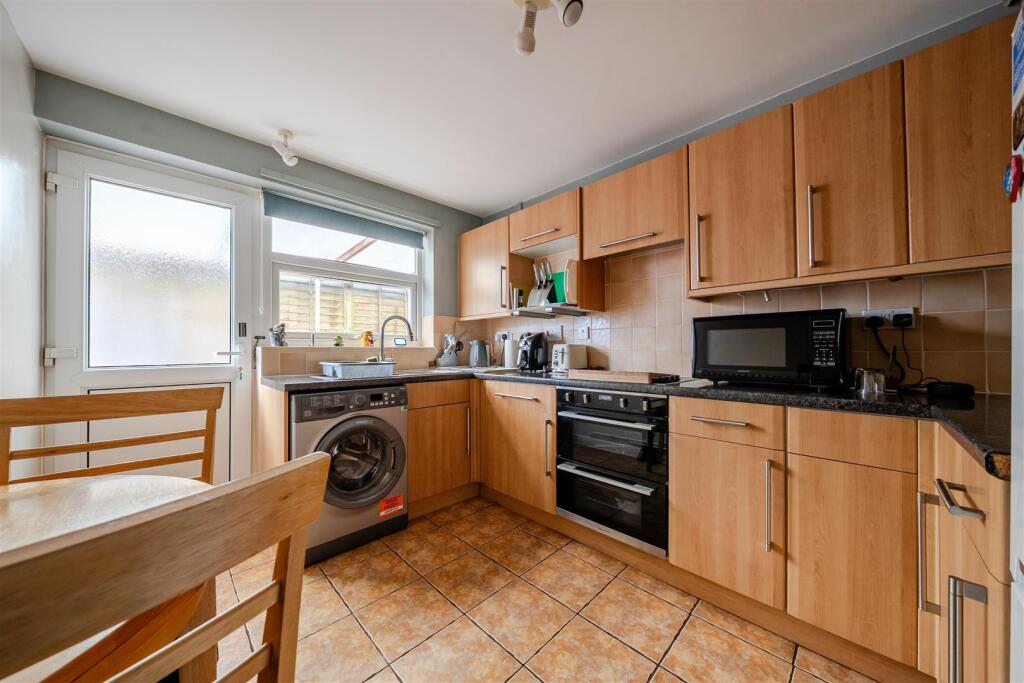 9 Briar Close, Minsterley, Shrewsbury, SY5 0AX photo 4