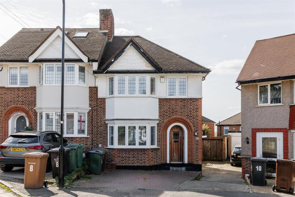 Main image of property: Dove House Gardens, Chingford