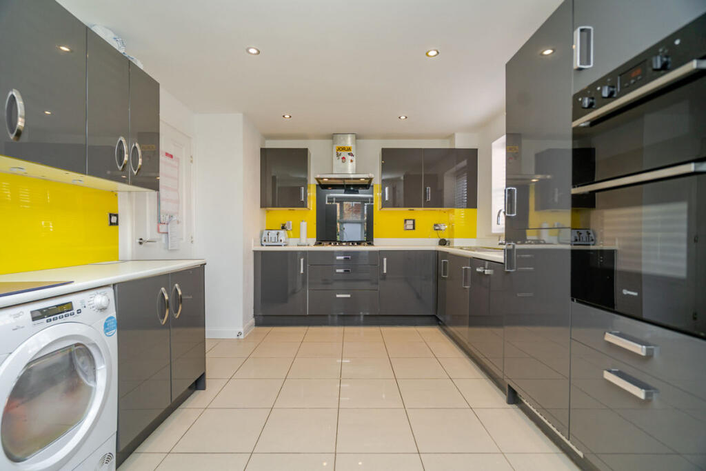 Coleman Road Newton Leys, Milton Keynes, MK3 photo 4