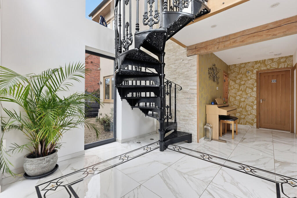 House in Newark and Sherwood, Thurgarton - More