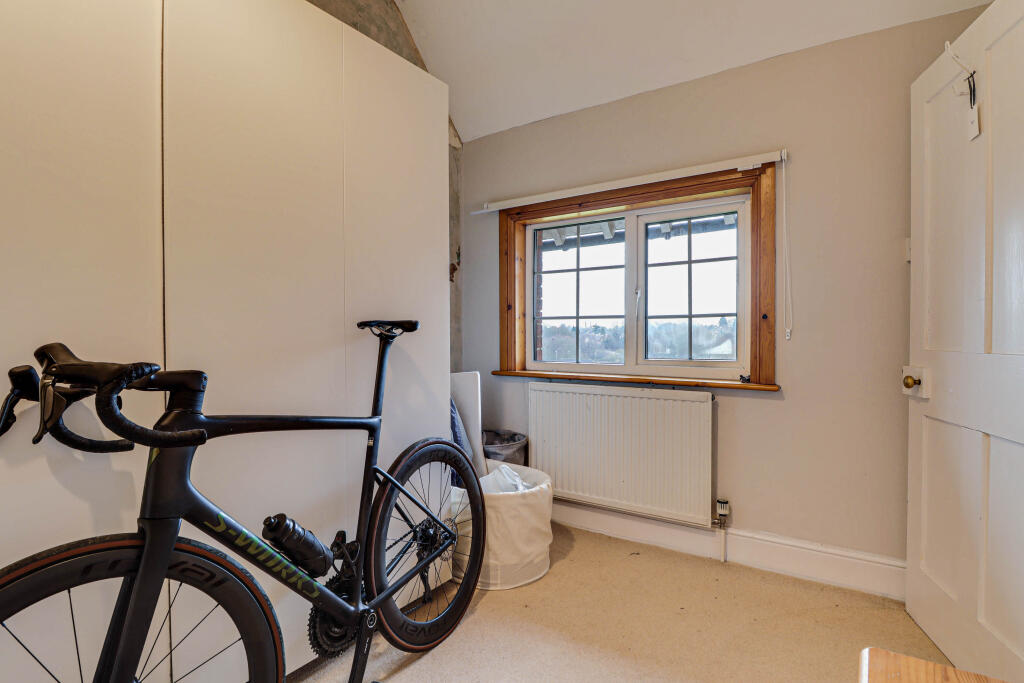 Additional image 9 of New Fiddlers Hill, Harpenden, AL5