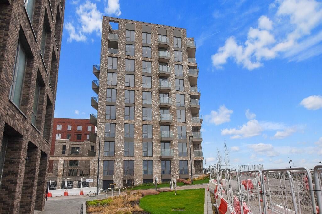 Main image of property: Fleet, Wallis Walk, London, E16