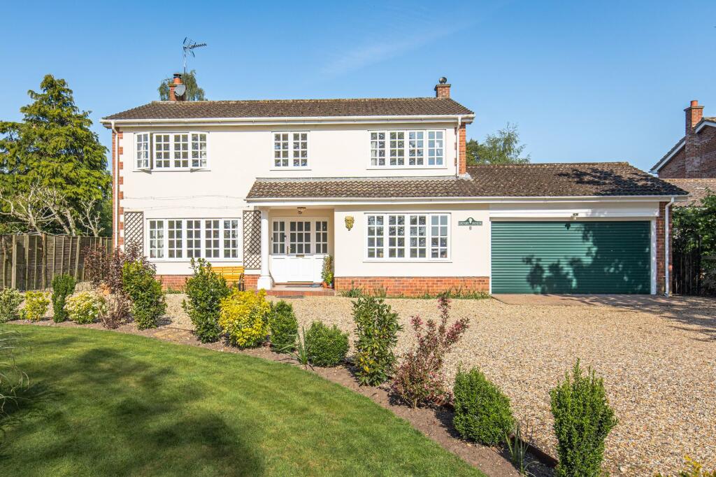 Main image of property: Spacious Detached Home in Thompson