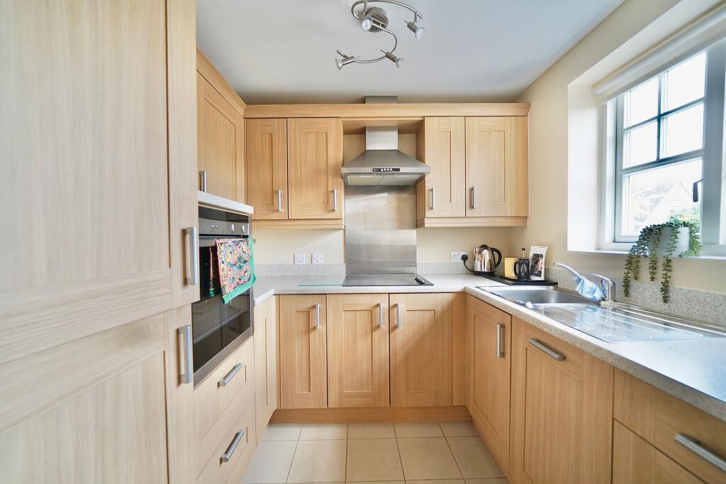 Additional image 4 of High Street, Knowle, B93