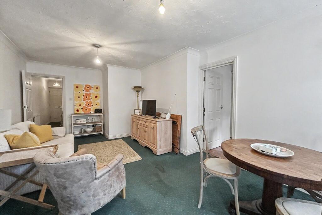 Apartment in Poole, Sandbanks - View 4