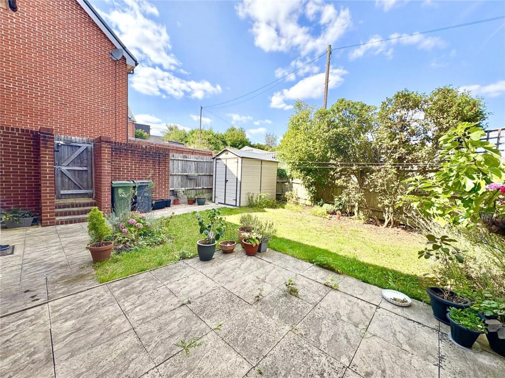 House in Portsmouth - More