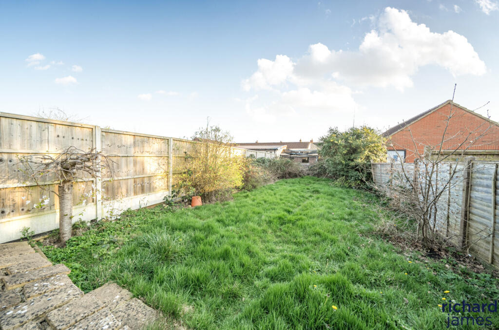 Whitby Grove, Rodbourne Cheney, Swindon, SN2 photo 4