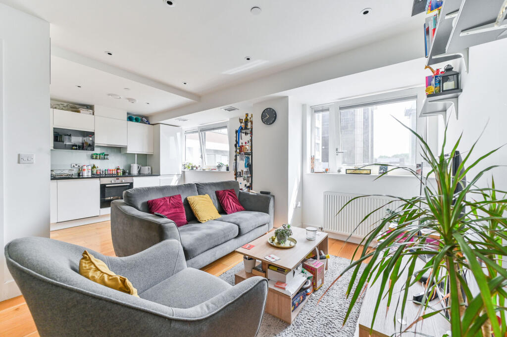 Apartment in Croydon - View 2