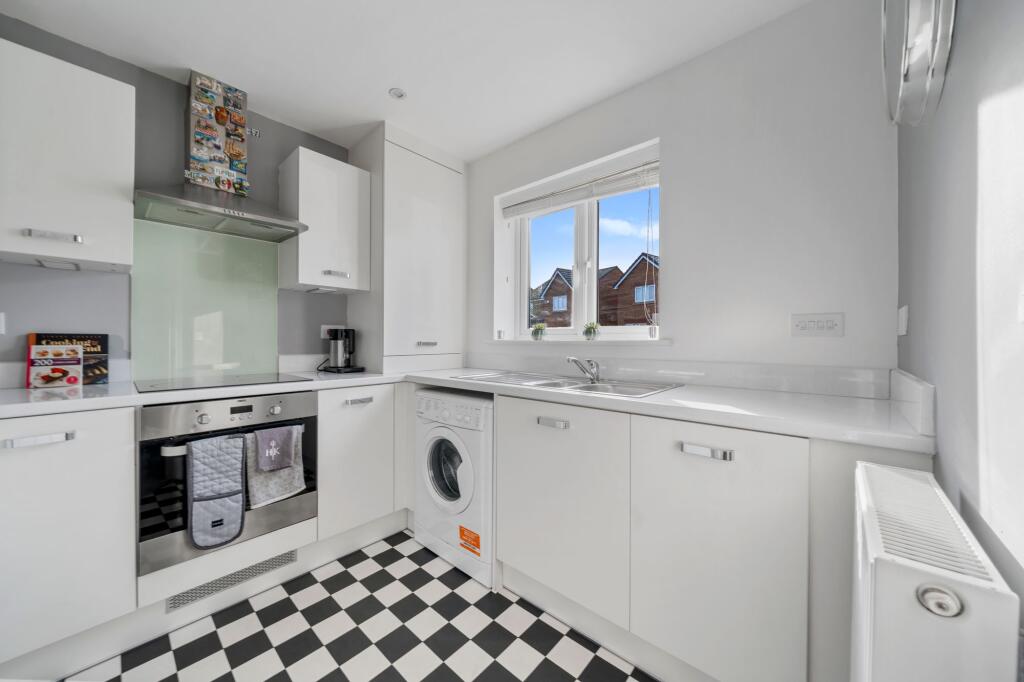 Bettison Avenue, Leigh, WN7 photo 3