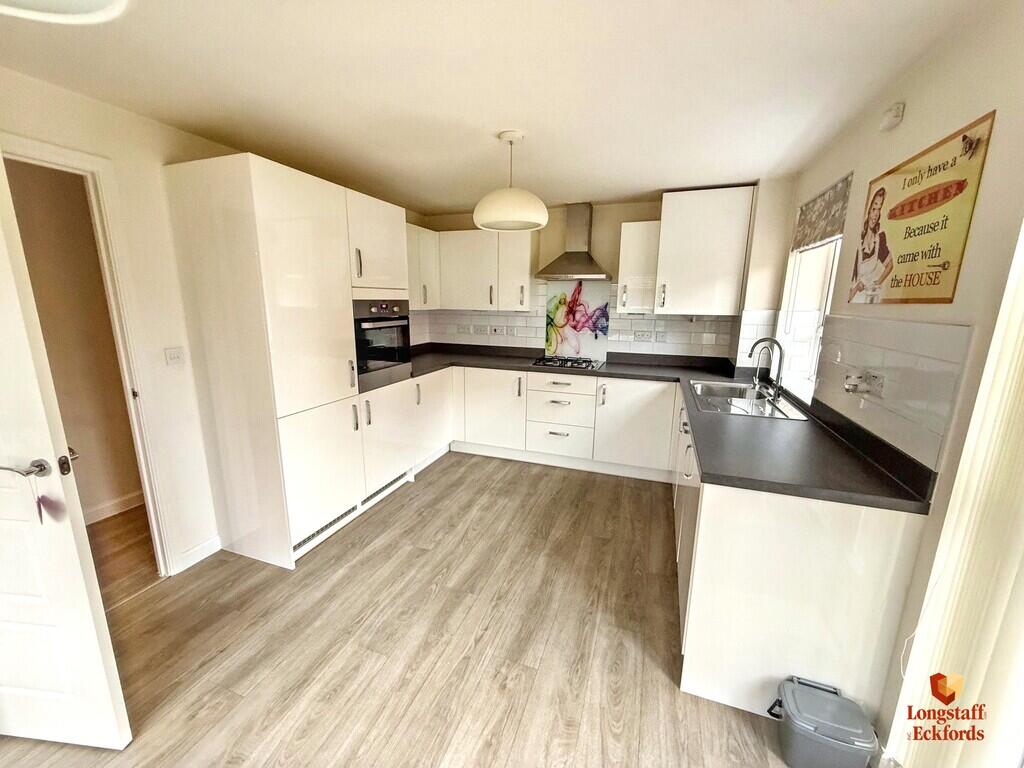 Stratford Place , Bourne photo 3