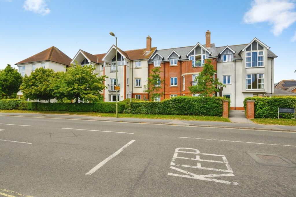 Apartment in Southampton - View 4