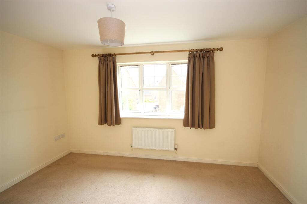 House in Rushden, North Northamptonshire - View 5