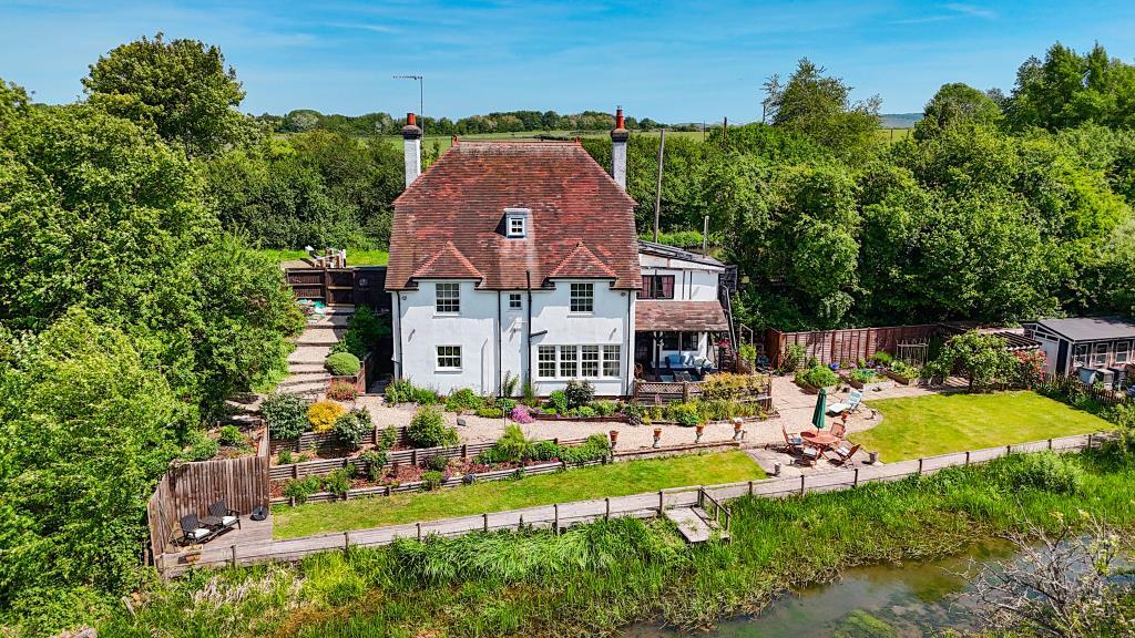 Main image of property: Lock 42, Bulborne, HP23