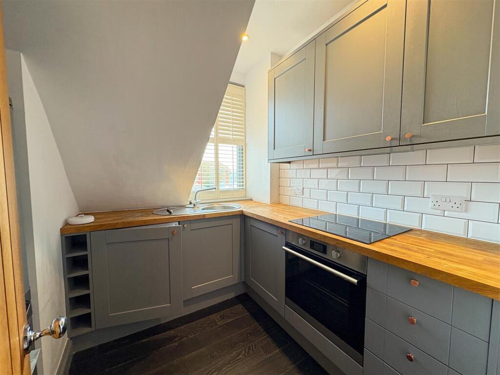 Apartment in St Leonards-on-Sea, St Leonards Green - View 5