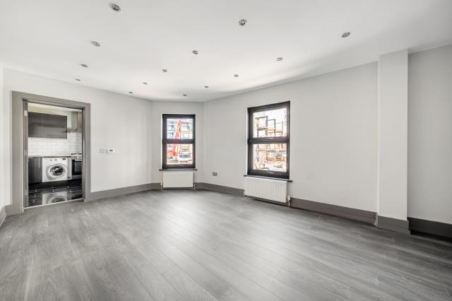Apartment in Maidenhead, Fishery - View 5