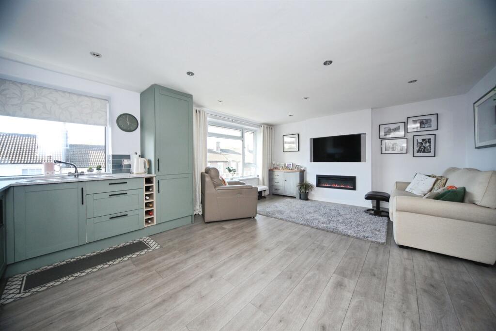 Apartment in Luton - View 3