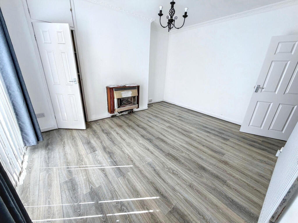 Apartment in North Tyneside, Chirton - View 5