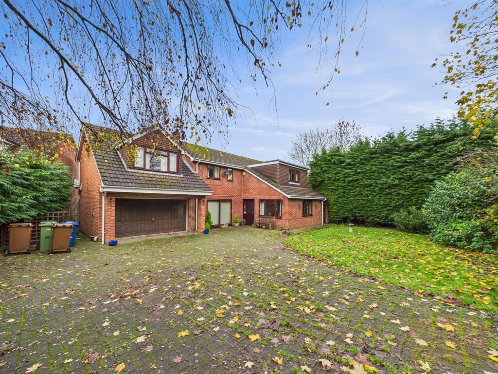 Main image of property: Parton Road, Churchdown, Gloucester