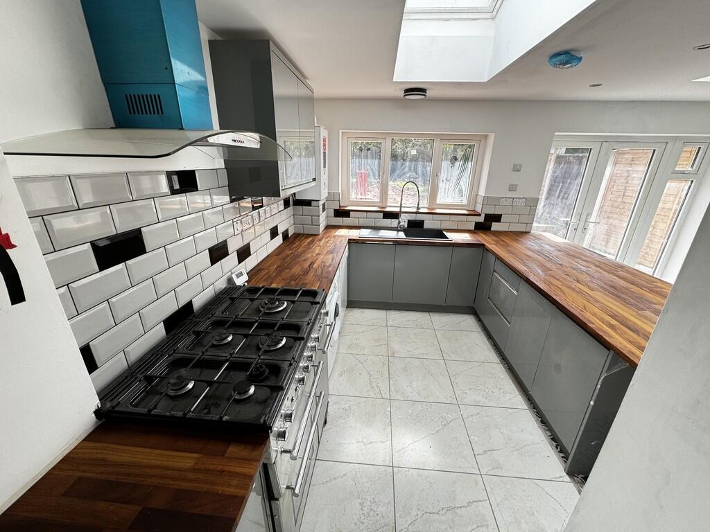 House in Wolverhampton, Penn - View 2