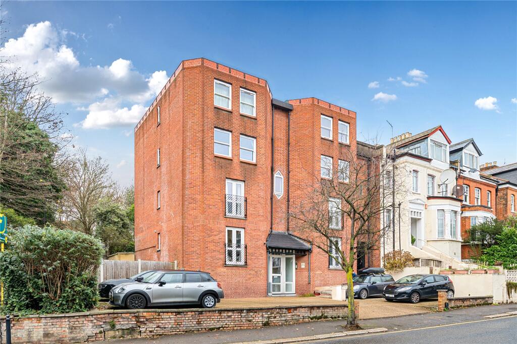 Main image of property: Park Avenue, London, N22