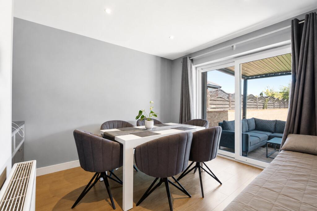 House in Dunstable, Central Bedfordshire - View 4