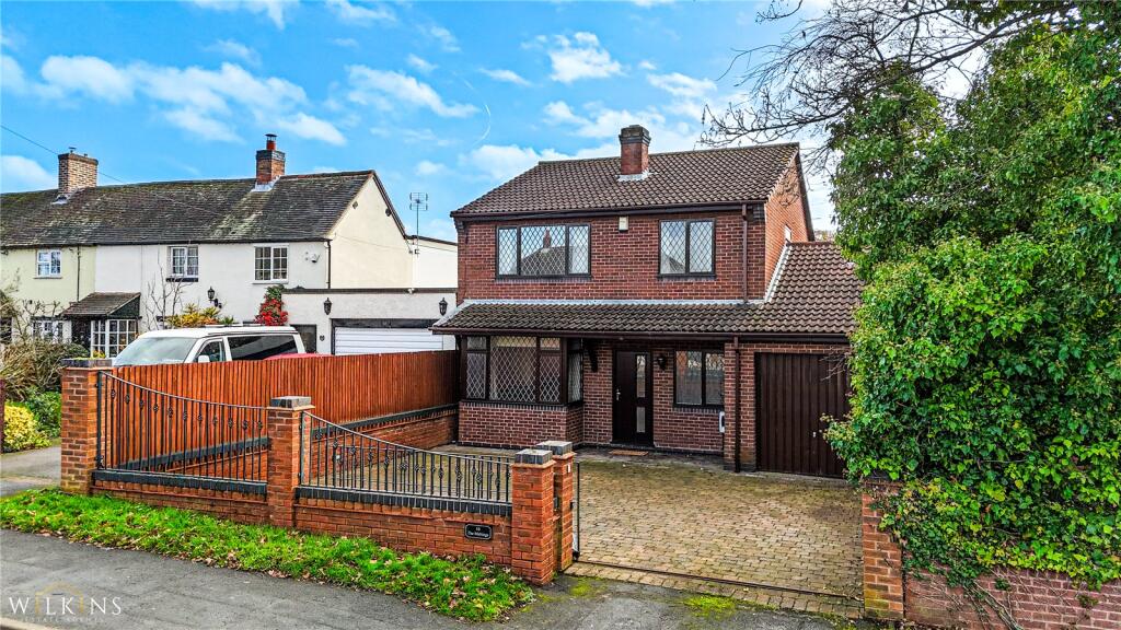 4-bed detached on Knowle Hill, Hurley, Atherstone, Warwickshire, CV9, £375,000