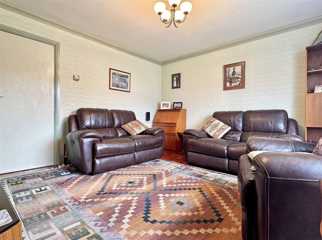 House in Chelmsford, Great Baddow - More