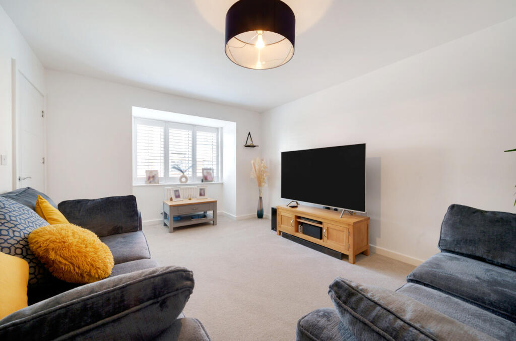 Quiller Avenue, Arborfield Green, Reading, Berkshire, RG2 photo 2