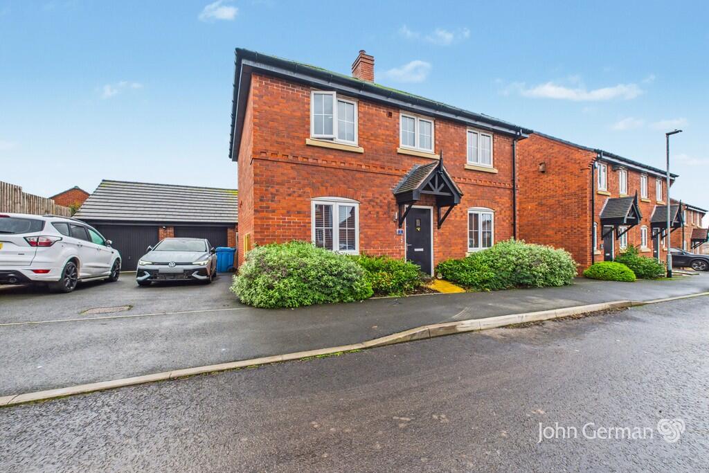 3-bed detached on Osprey Street, Streethay, Lichfield, £400,000