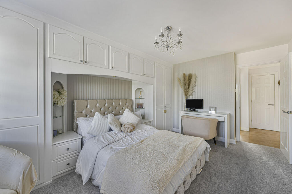 House in Dartford, Hook Green, Wilmington - View 3
