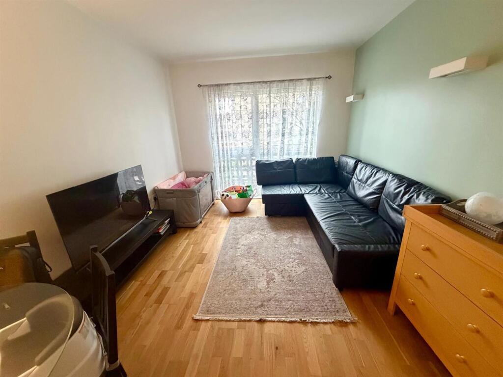 Main image of property: 1 bedroom flat for sale in Western Road, Southall