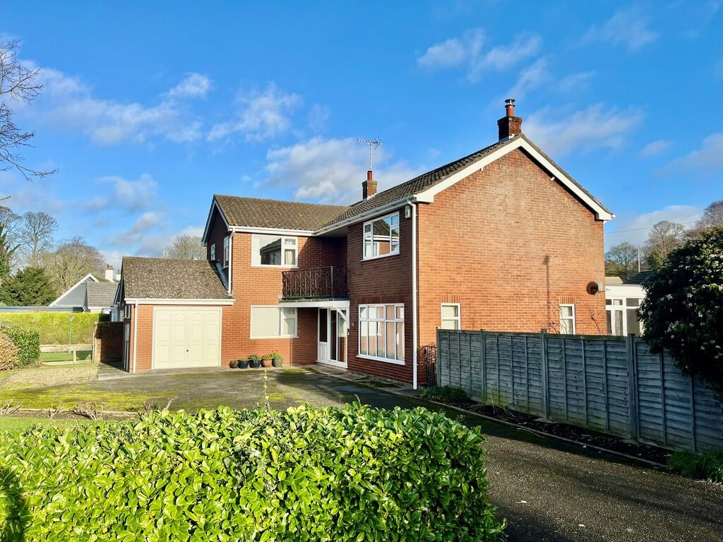 4-bed detached on Bell Lane, Moulton, £385,000