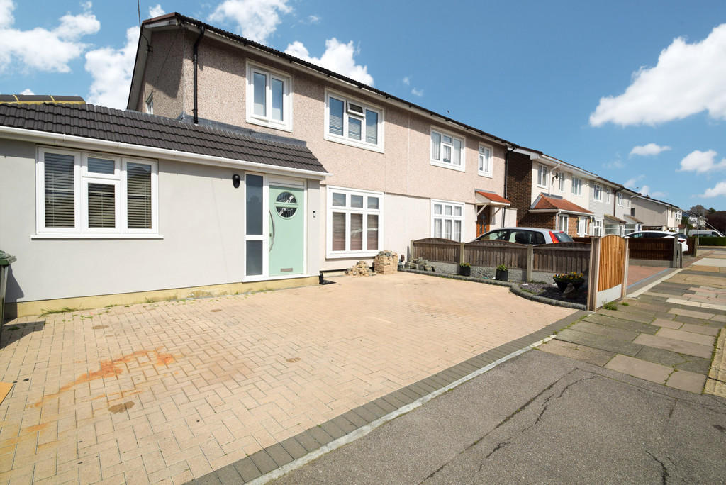 Main image of property: Chestnut Avenue, HORNCHURCH, RM12